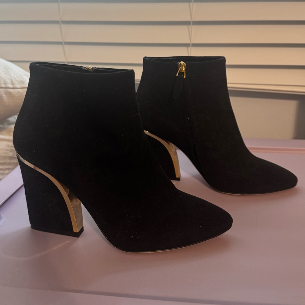 Dee Keller size 39 black booties